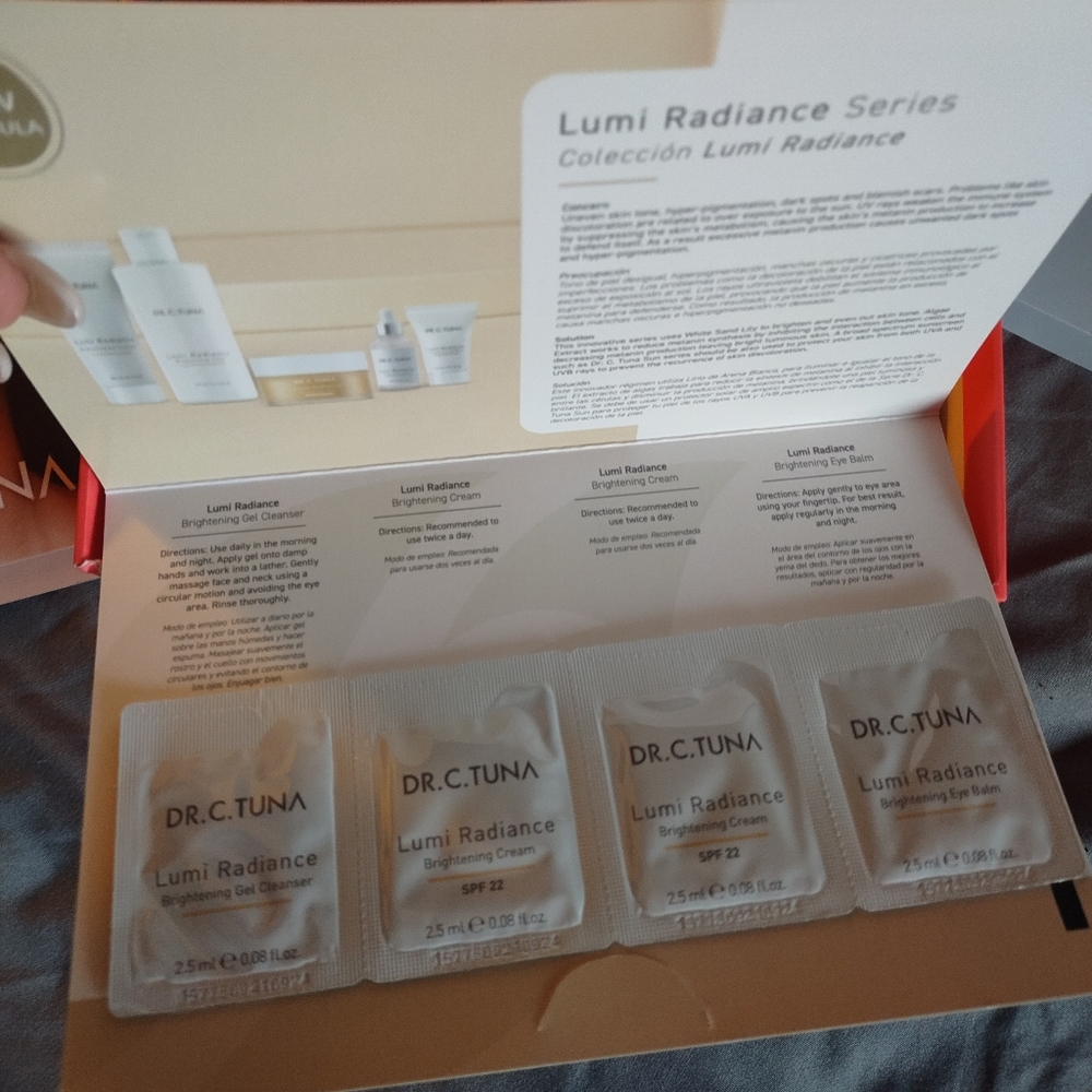 Farmasi Sample box - Picture 4 of 6